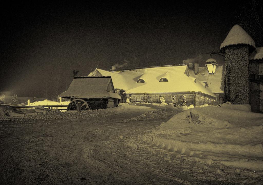 Hotel Zornica Poczesna Exteriör bild