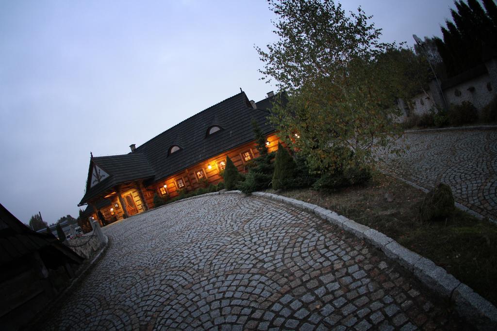 Hotel Zornica Poczesna Exteriör bild